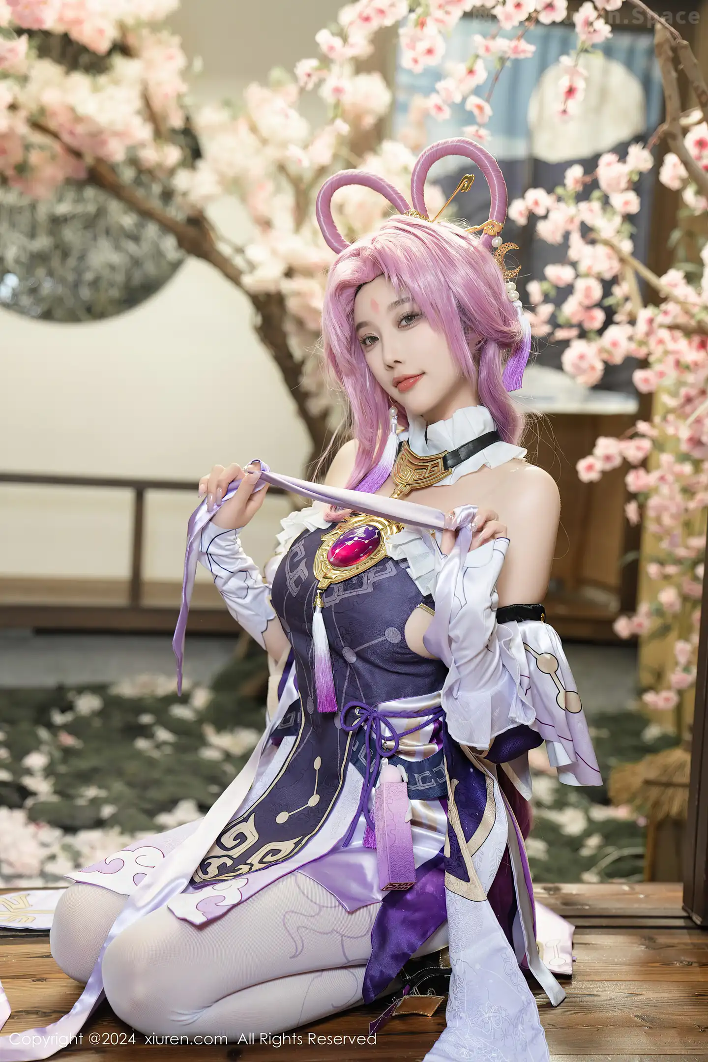 图片[3]-[XiuRen秀人网]VOL.8943 女神杨晨晨Yome性感紫色Cosplay服饰配白丝袜秀丰满身材诱惑写真79P-秀人网官方网站